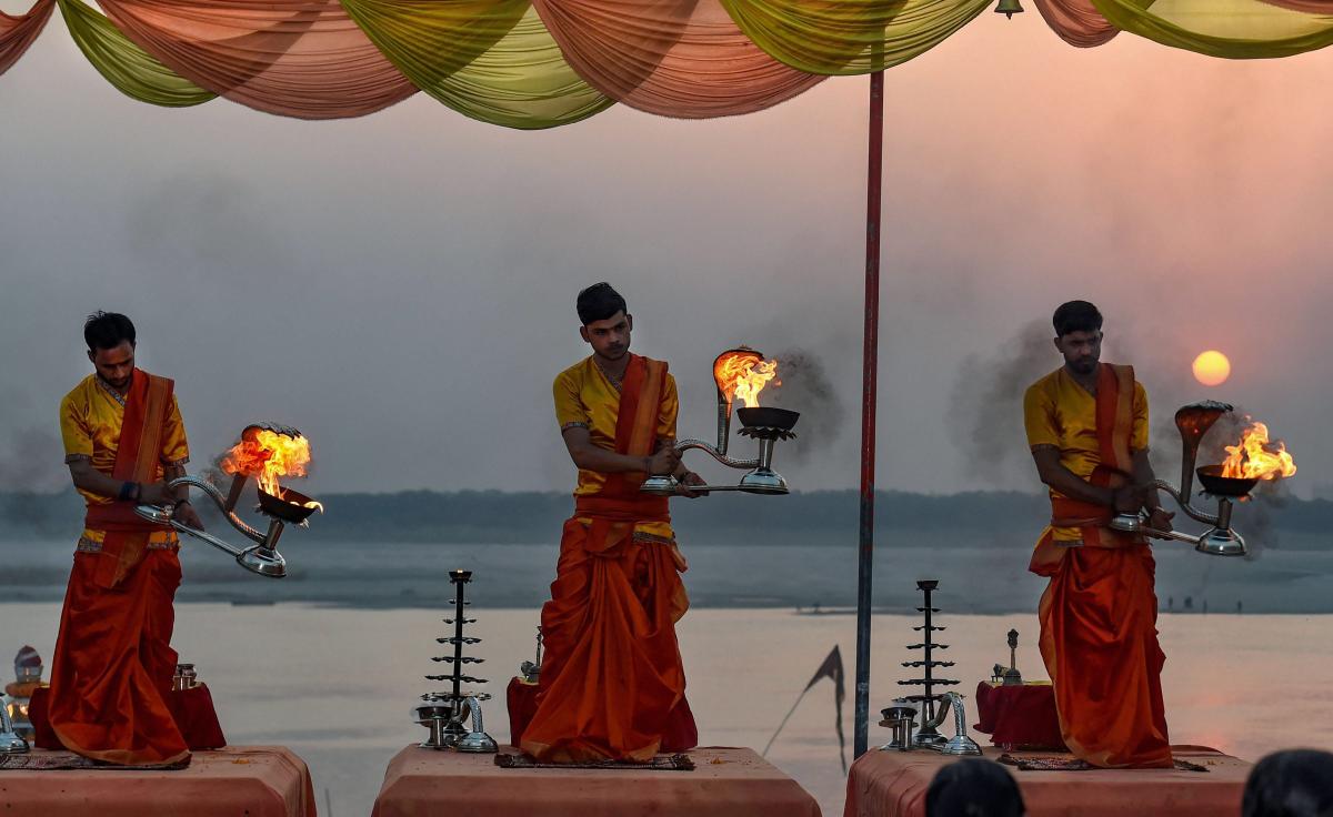 kashi tour package